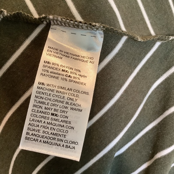 👗 2/$25 Chico’s Slimming Diagonally Striped Dress Chico’s Sz 1 = M/8 - Picture 6 of 10